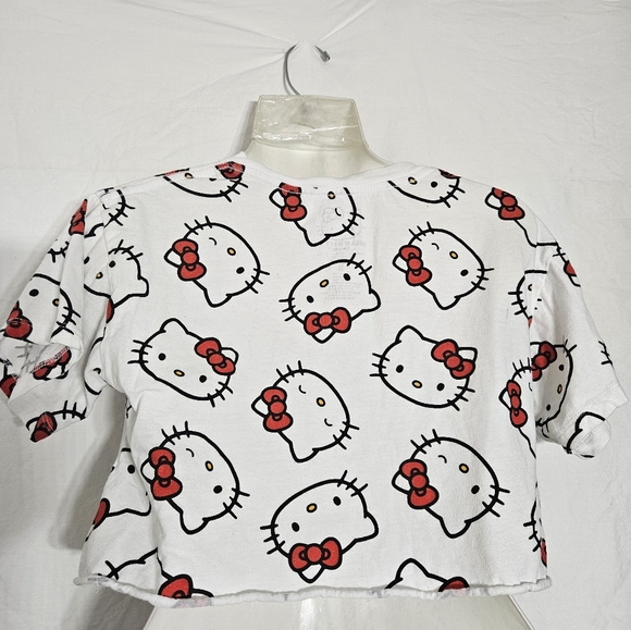 Hello kitty crop top - Picture 3 of 3